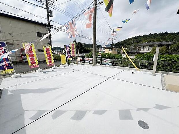 駐車場ももちろん完備しておりますのでお車所有の方にも心強いです。