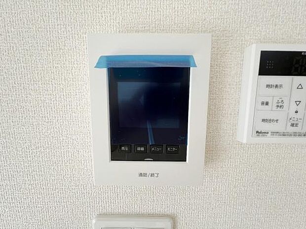 訪問者を確認できるTVモニター付きインターフォンです。