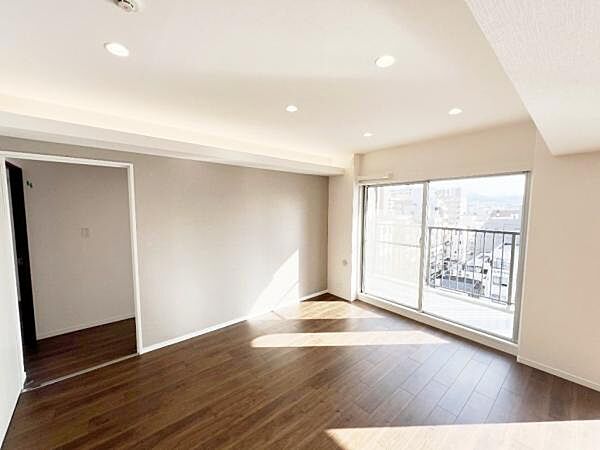 家族団らんの場所としてゆったりと居心地の良いリビングです。