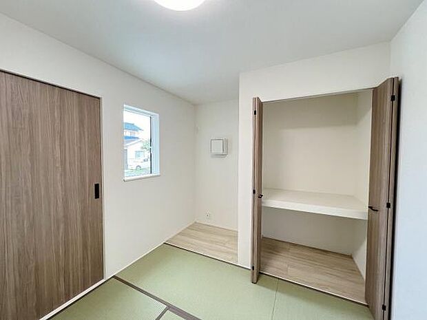和室スペースです。畳のお部屋は寛げる空間ですね。