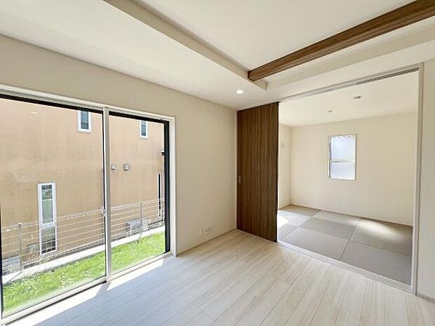 家族団らんの場所としてゆったりと居心地の良いリビングです。