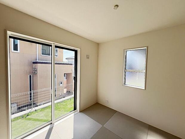 和室スペースです。畳のお部屋は寛げる空間ですね。