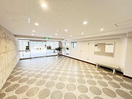 おだやかな雰囲気のエントランスです。