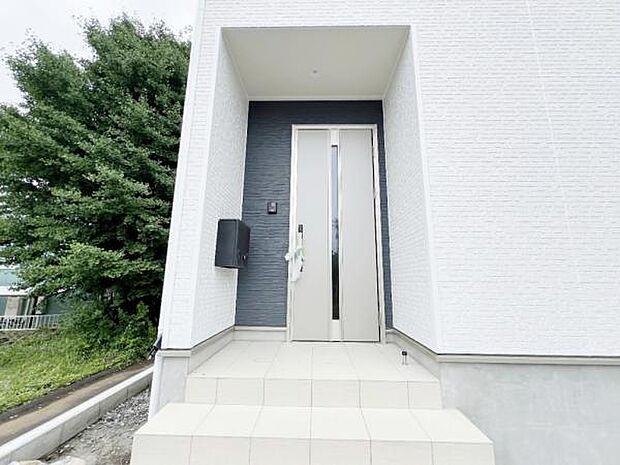 いつも気持ちよくご家族を迎えられる玄関です。