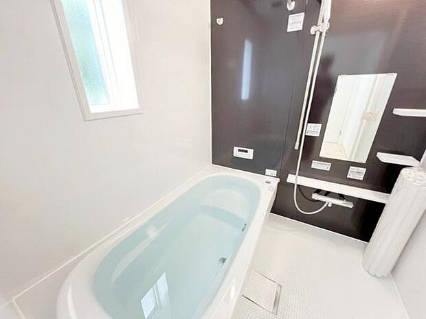 落ち着きのある浴室。リラックスしてバスタイムをお過ごしいただけます。