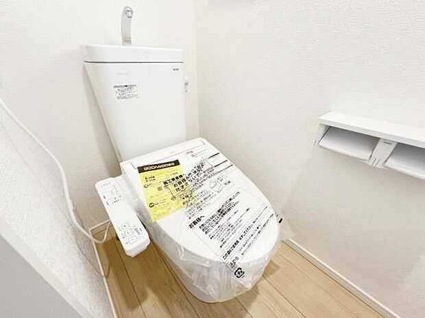 快適に使用できる温水洗浄便座付きトイレです。