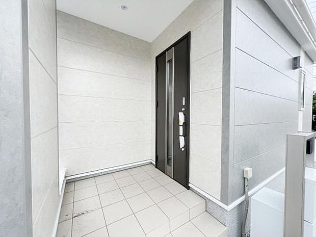 いつも気持ちよくご家族を迎えられる玄関です。