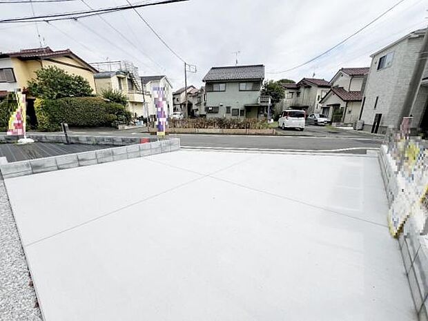 駐車場も完備しておりますのでお車所有の方にも心強いです。