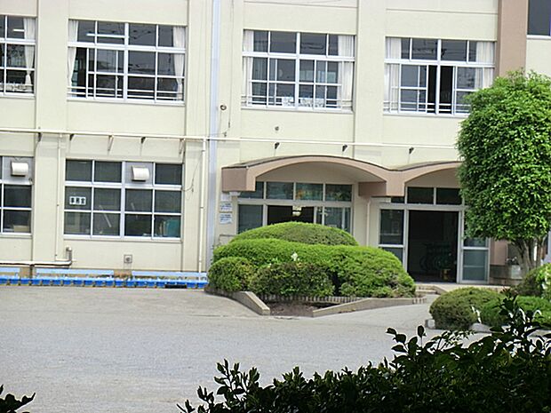 八王子市立松枝小学校まで約1150m(徒歩15分)