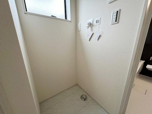 お天気を気にせずお洗濯ができ、室内干し可能です。