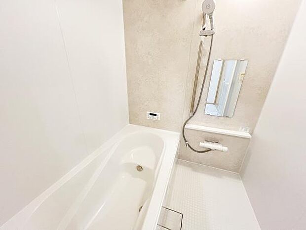 落ち着きのある浴室。リラックスしてバスタイムをお過ごしいただけます。