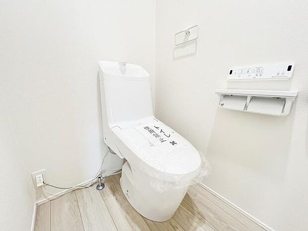 快適に使用できる温水洗浄便座付きトイレです。