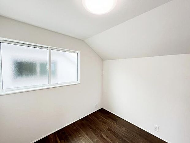 子供部屋にもちょうど良い大きさのお部屋です。