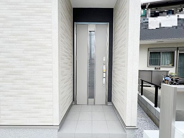 いつも気持ちよくご家族を迎えられる玄関です。