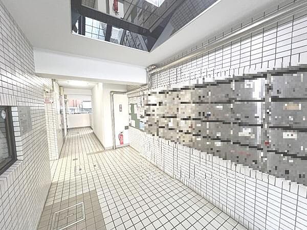 荷物や小包を大切に保管します。
