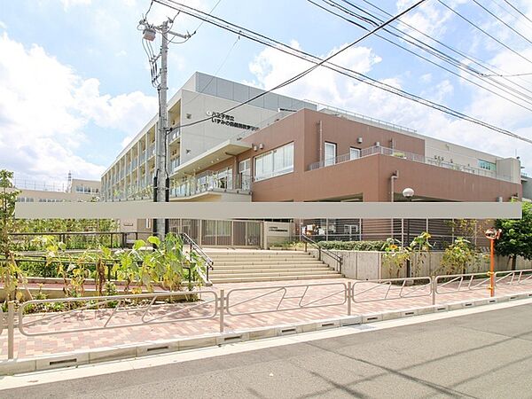 八王子市立いずみの森義務教育学校まで約500m（徒歩7分）