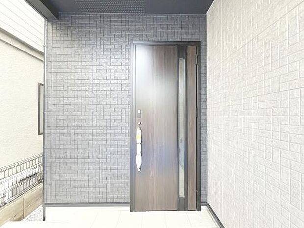 いつも気持ちよくご家族を迎えられる玄関です。