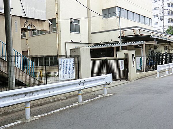 八王子市立第二小学校まで約430m（徒歩6分）