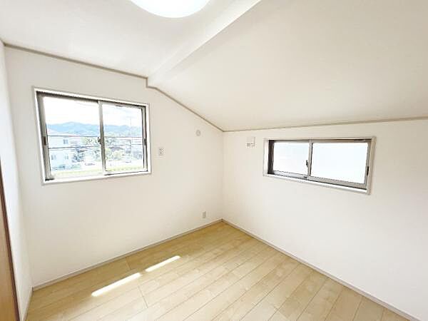 子供部屋にもちょうど良い大きさのお部屋です。