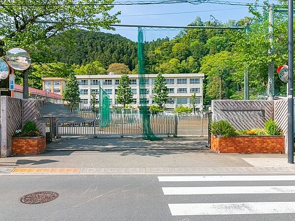 八王子市立恩方中学校まで約3400m（徒歩43分）
