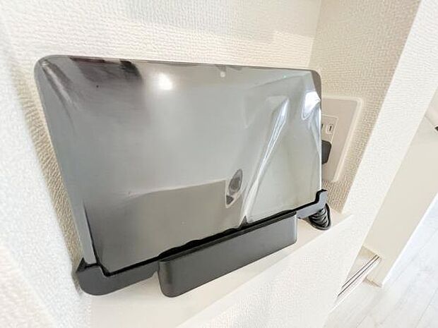 訪問者を確認できるTVモニター付きインターフォンです。