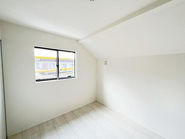 子供部屋にもちょうど良い大きさのお部屋です。