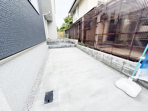 駐車場ももちろん完備しておりますのでお車所有の方にも心強いです。