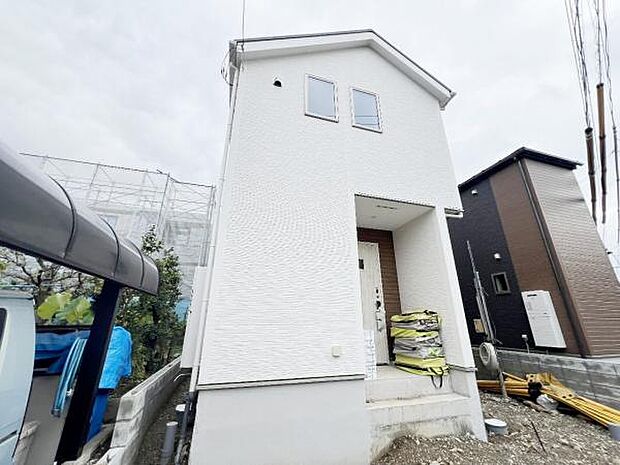 木造2階建です。