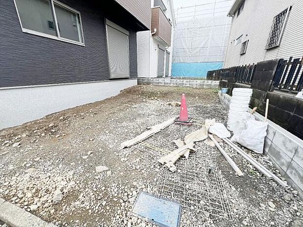 駐車場ももちろん完備しておりますのでお車所有の方にも心強いです。