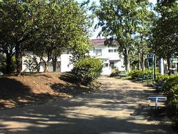 武蔵野台東公園　徒歩2分（約100m)