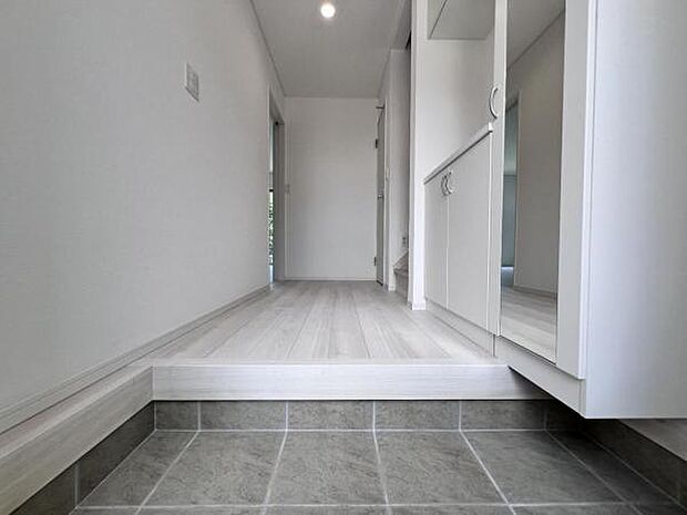 いつも気持ちよくご家族を迎えられる玄関です。