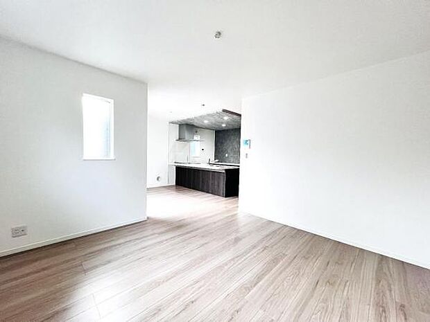 家族団らんの場所としてゆったりと居心地の良いリビングです。