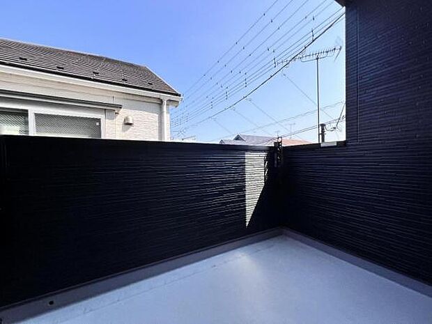 お洗濯ものを気持ち良く太陽の光で干せるのが嬉しいですね。