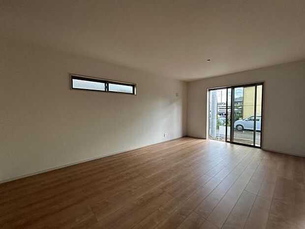 家族団らんの場所としてゆったりと居心地の良いリビングです。