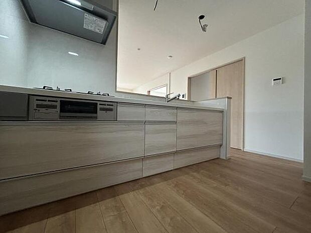 リビングダイニングになります。ご家族そろっての素敵な空間になりそうですね。