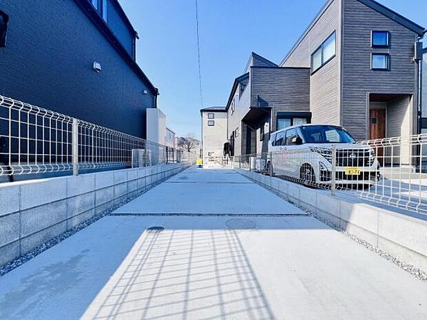 駐車場ももちろん完備しておりますのでお車所有の方にも心強いです。
