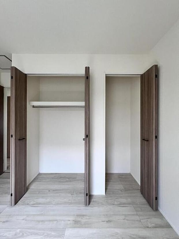 いつでもお部屋をスッキリお使い頂ける収納スペースを設置。