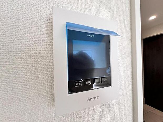 訪問者を確認できるTVモニター付きインターフォンです。
