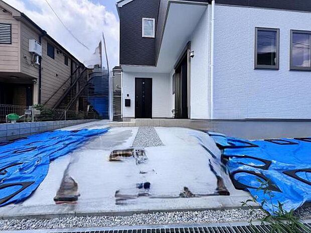 駐車場ももちろん完備しておりますのでお車所有の方にも心強いです。