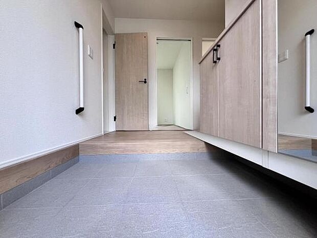 いつも気持ちよくご家族を迎えられる玄関です。