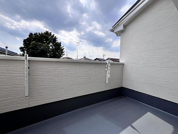 お洗濯ものを気持ち良く太陽の光で干せるのが嬉しいですね。