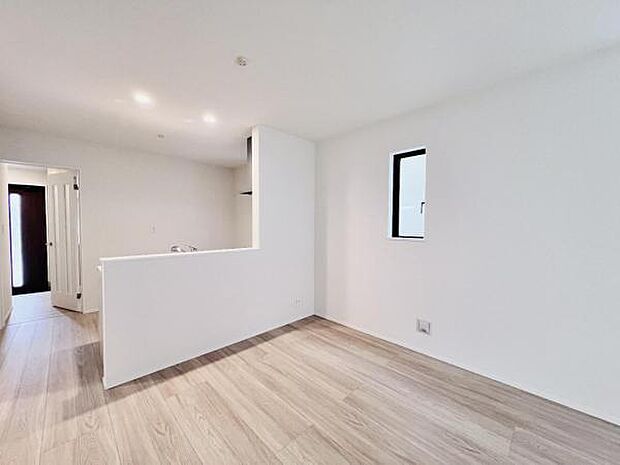 リビングダイニングになります。ご家族そろっての素敵な空間になりそうですね。