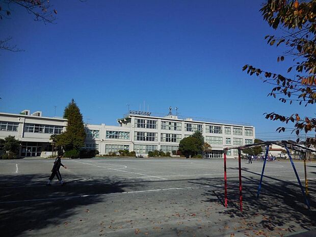 福生市立福生第四小学校まで約650m(徒歩9分)