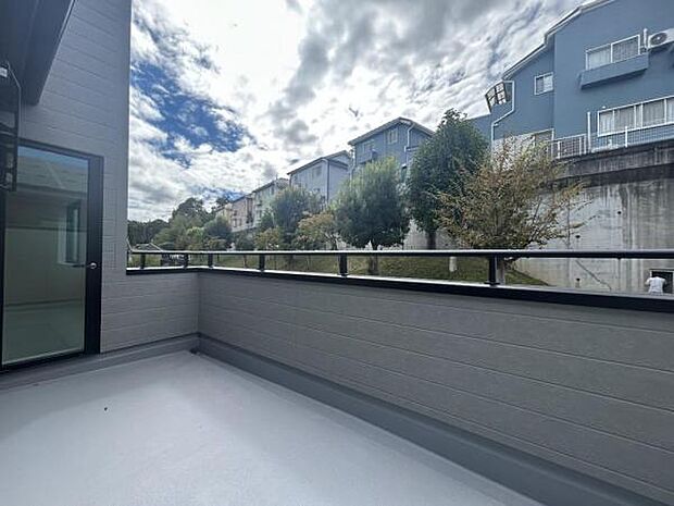 お洗濯ものを気持ち良く太陽の光で干せるのが嬉しいですね。