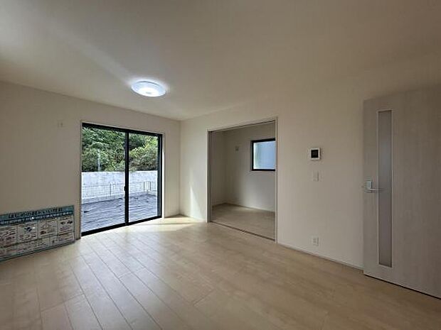 家族団らんの場所としてゆったりと居心地の良いリビングです。