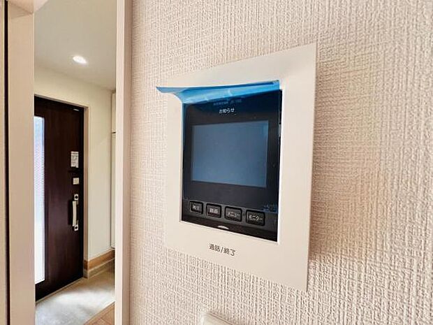 訪問者を確認できるTVモニター付きインターフォンです。