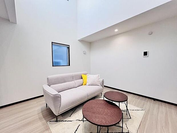 家族団らんの場所としてゆったりと居心地の良いリビングです。