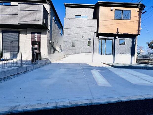 駐車場ももちろん完備しておりますのでお車所有の方にも心強いです。