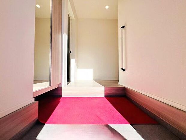 いつも気持ちよくご家族を迎えられる玄関です。