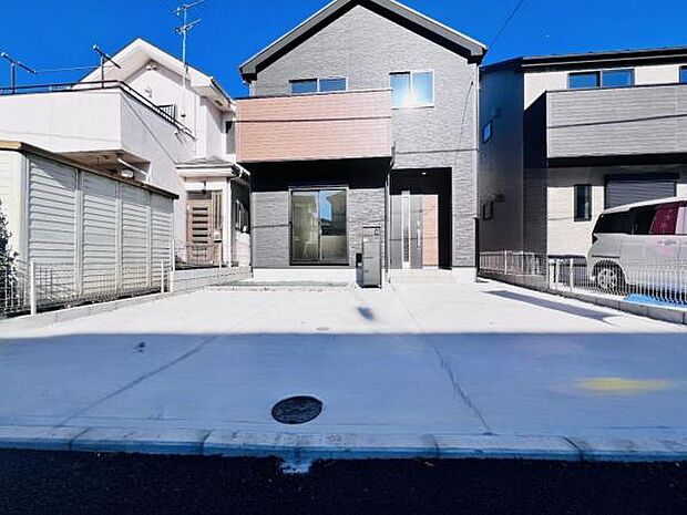 駐車場ももちろん完備しておりますのでお車所有の方にも心強いです。